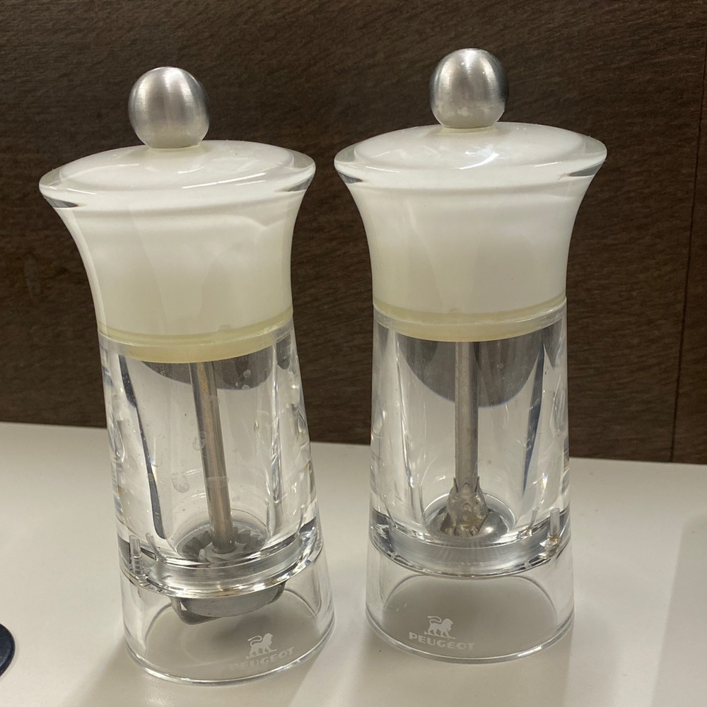 PEUGEOT LION,FRANCE white and transparent Acrylic Salt n Pepper grinders